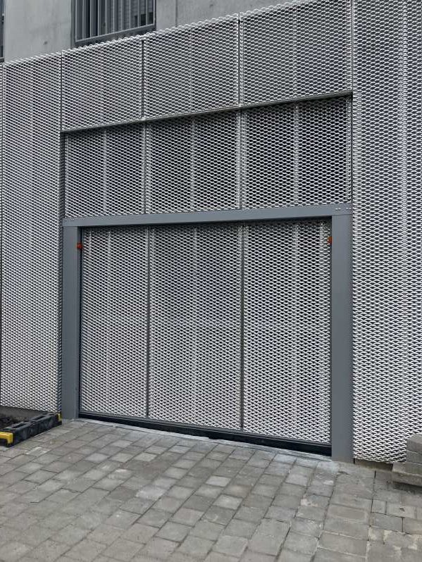 Installation d'une porte basculante sur Lille